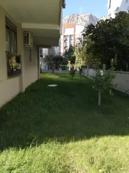 全套家具的科尼亚尔特公寓，位于封闭式住宅小区内